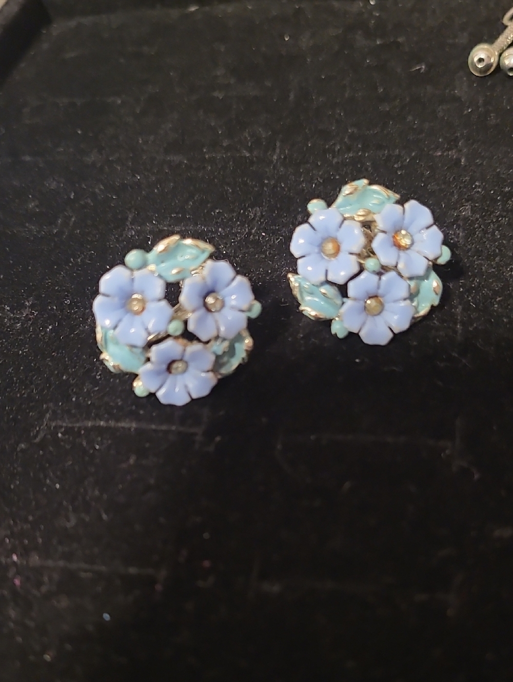 Vintage Coro Blue Floral Cluster Screwback  Earrings